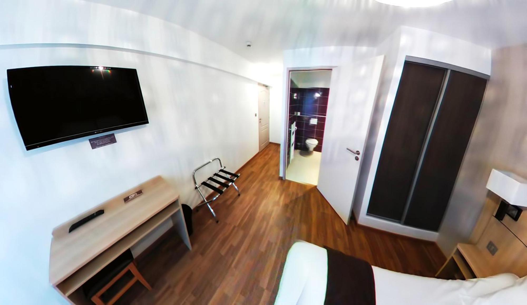 Hotel Au Bon Coin Cloyes-sur-le-Loir Eksteriør billede
